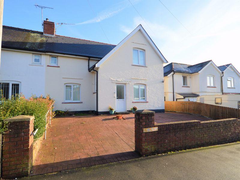 3 Bedroom Bungalow in TalybontonUsk Hafan Homes